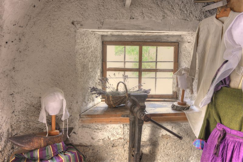 intérieur du musée -les coiffes